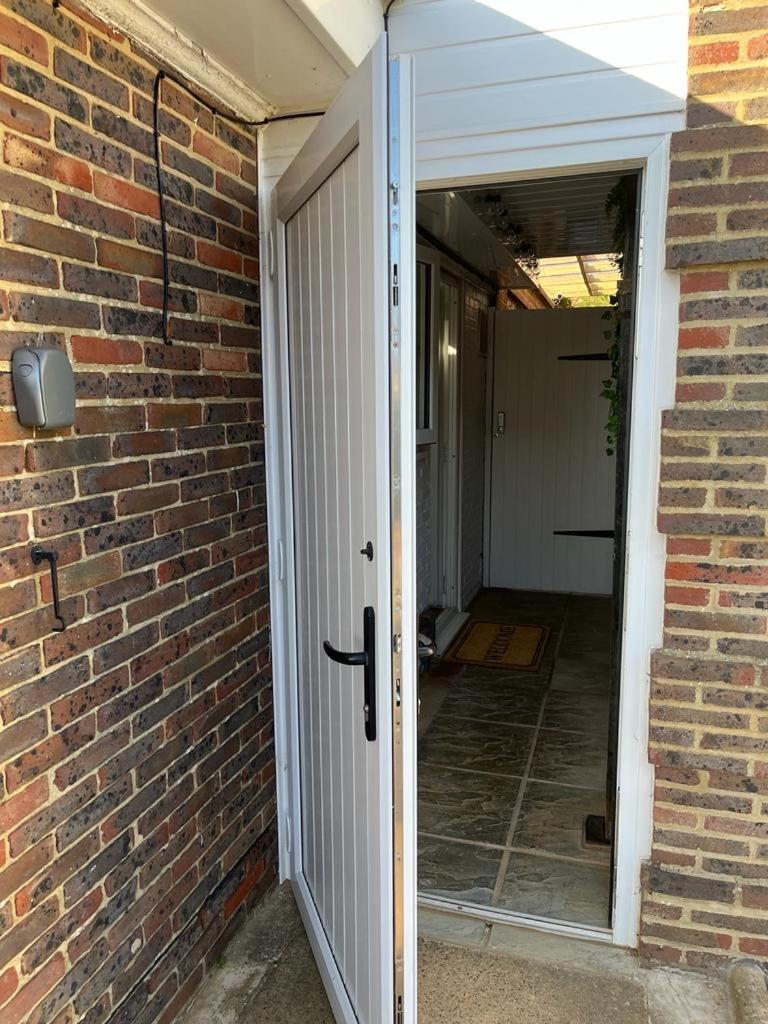 Central Ensuite Guest Unit With Ac And Free On-Street Parking Brighton Eksteriør billede
